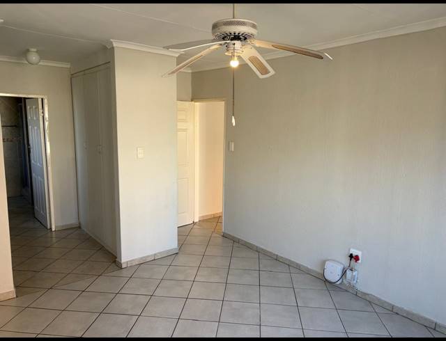 3 BEDROOM FREEHOLD FOR SALE IN WILLOW PARK